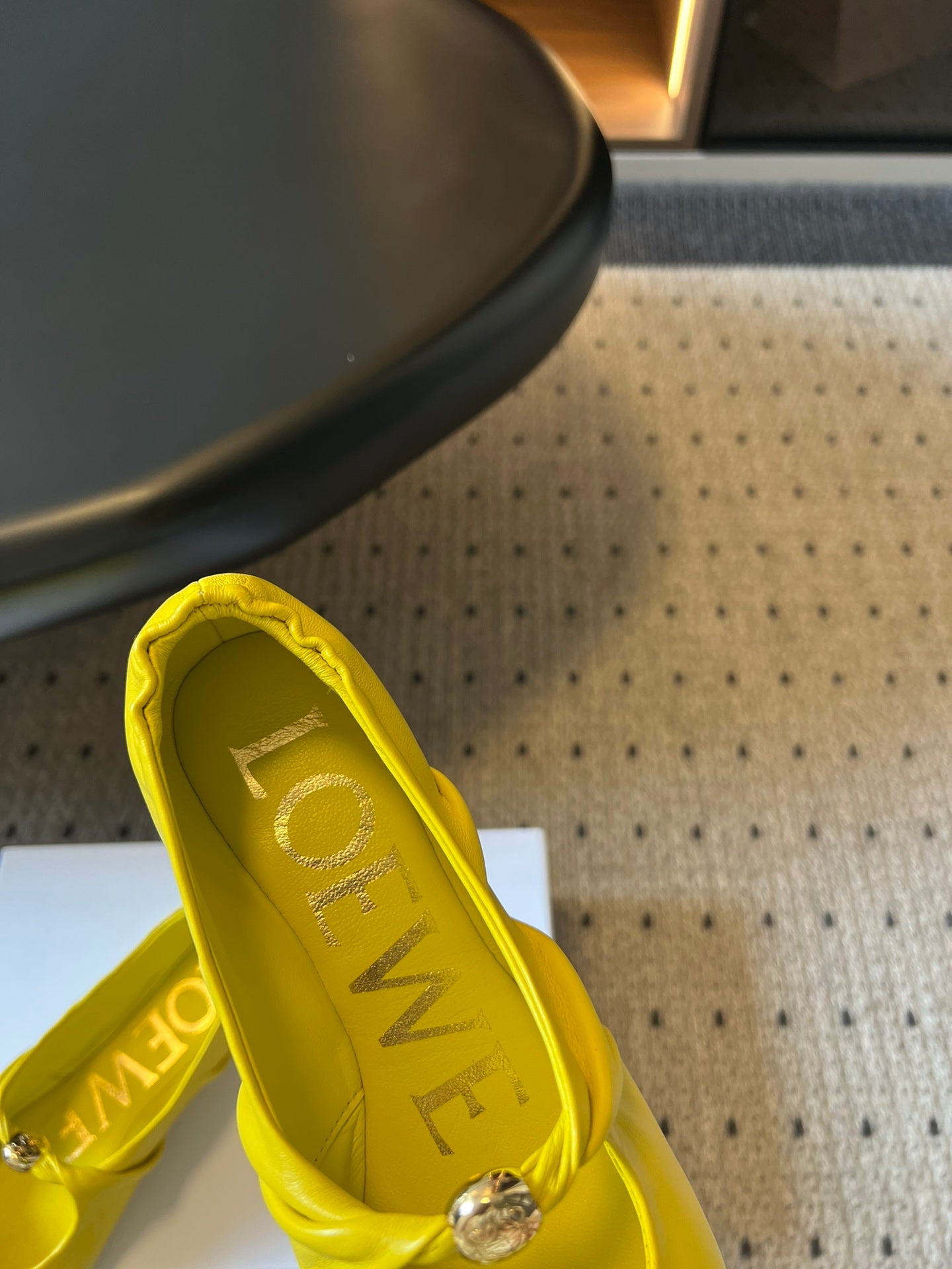 LOEWE PEBBLE YELLOW WOMEN NAPPA FLAT