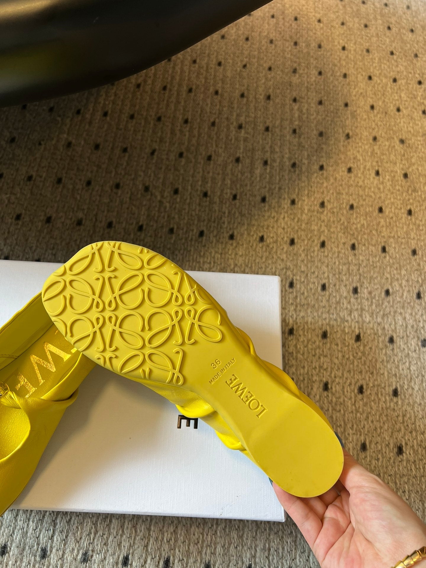 LOEWE PEBBLE YELLOW WOMEN NAPPA FLAT