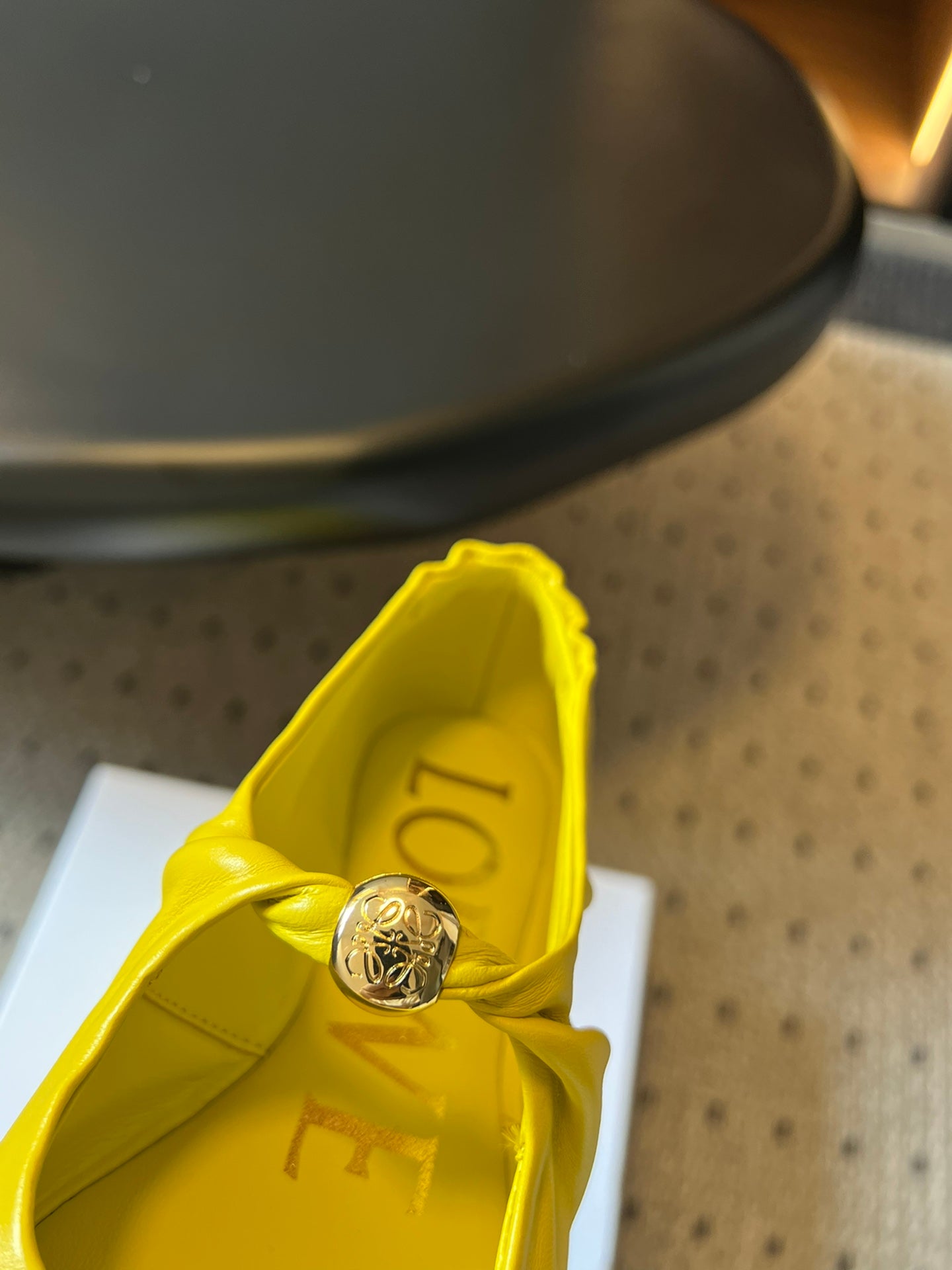 LOEWE PEBBLE YELLOW WOMEN NAPPA FLAT