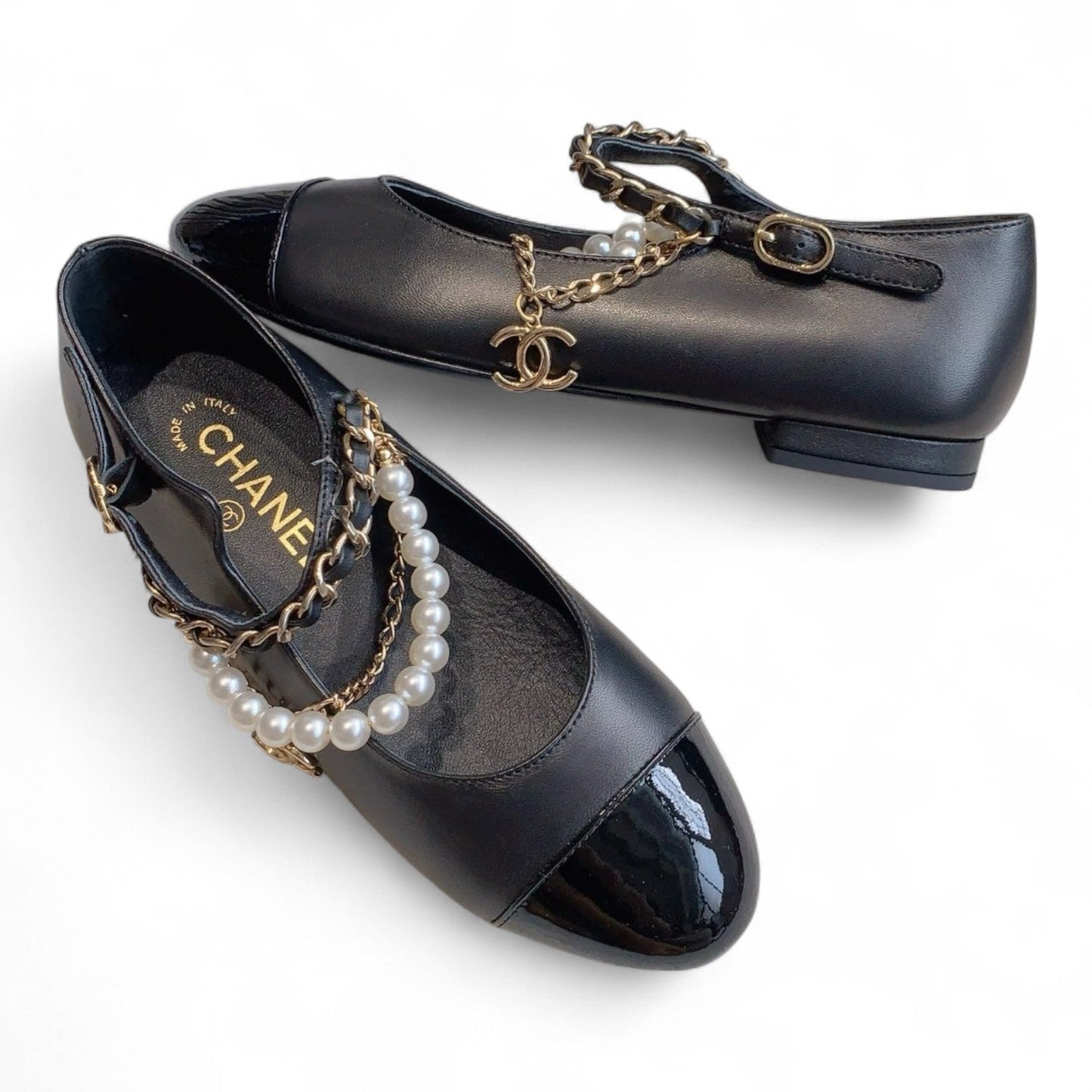 CHANEL MARY JANE PEARLS & METAL BLACK FLATS