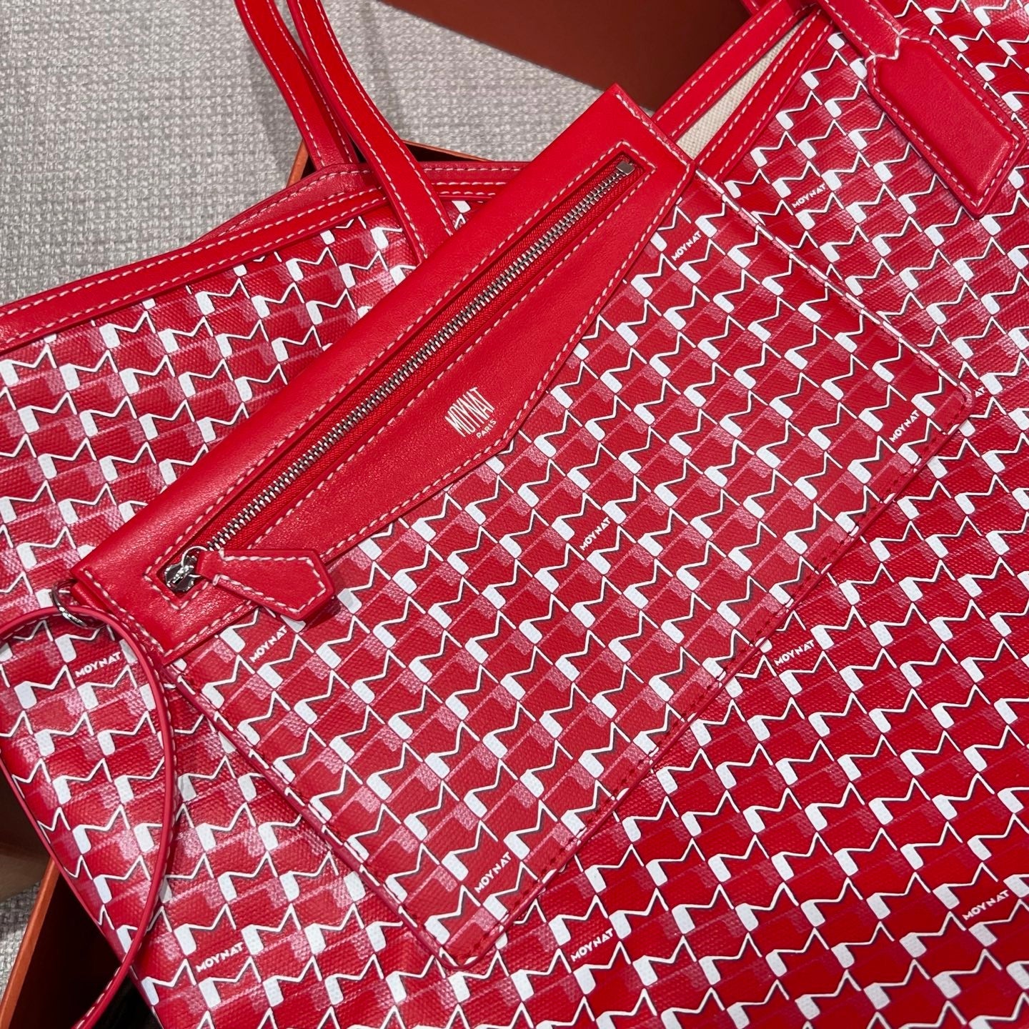 MOYNAT M CANVAS TOTE RED BAG GM