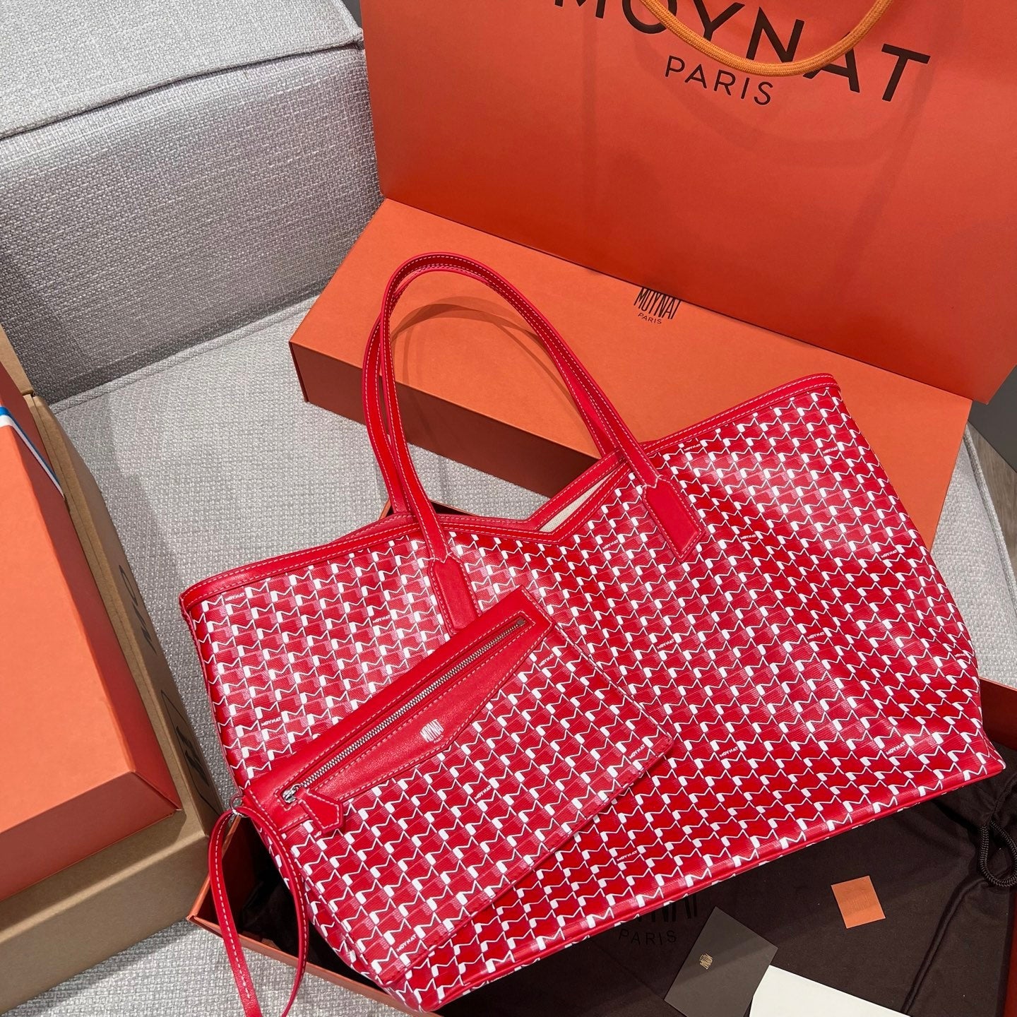 MOYNAT M CANVAS TOTE RED BAG GM