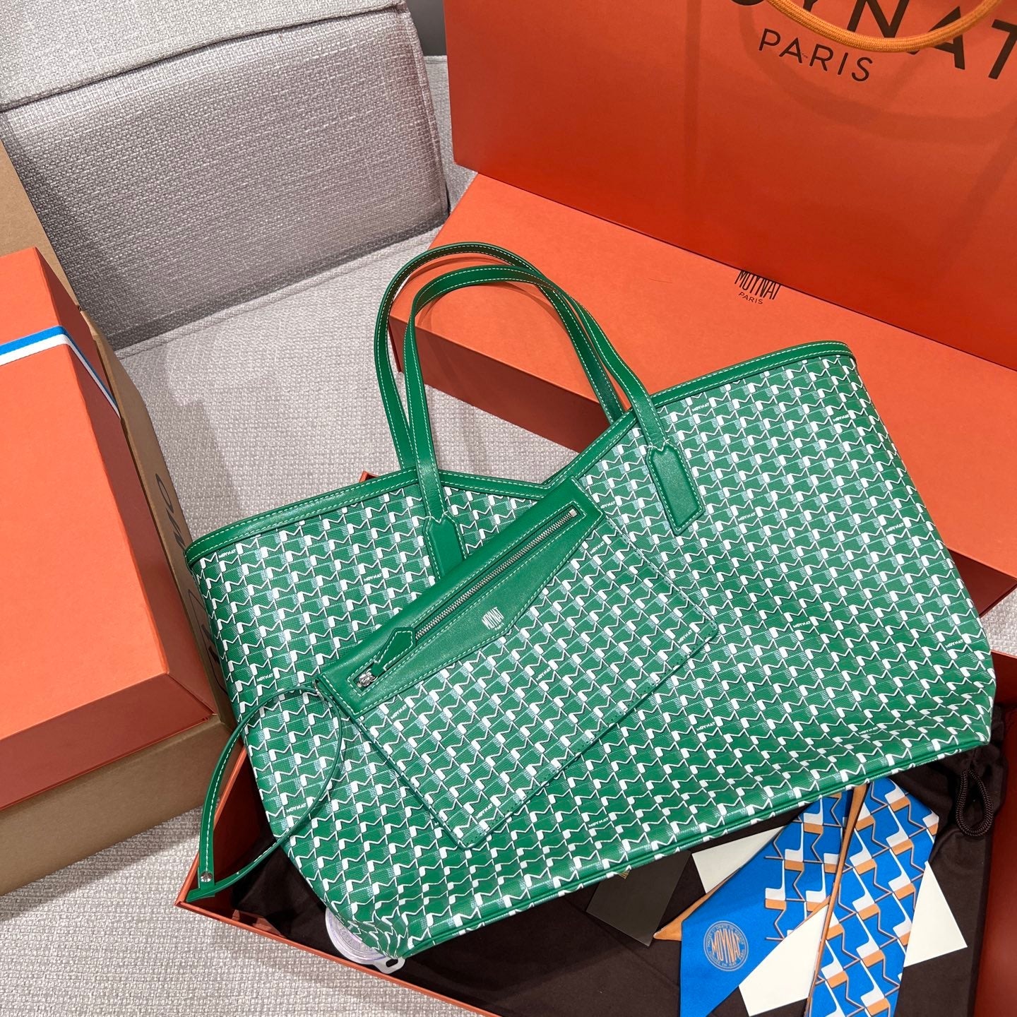 MOYNAT M CANVAS TOTE GREEN BAG GM