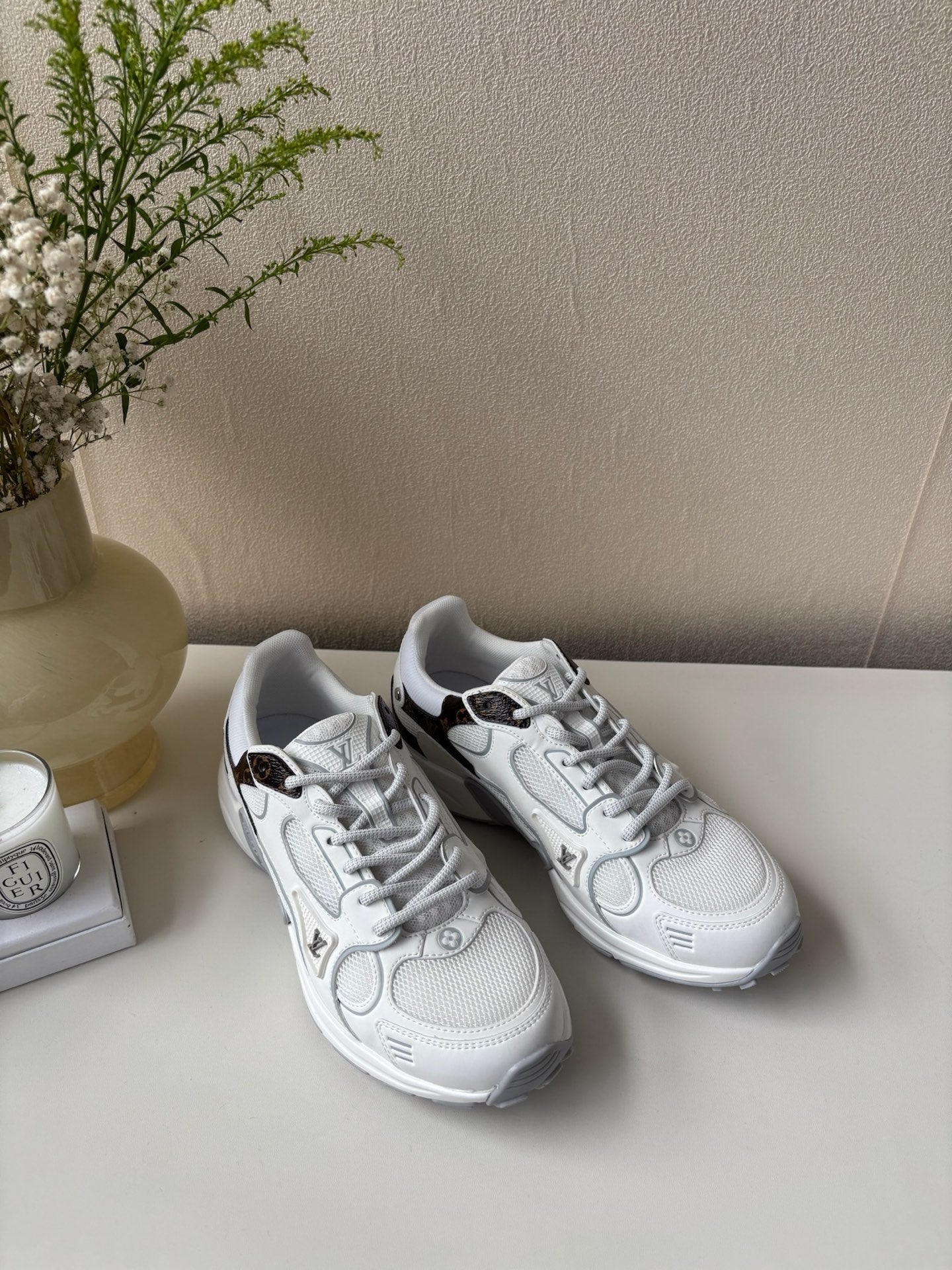 LOUIS VUTTION WHITE OLYMPIA WOMEN SHOES