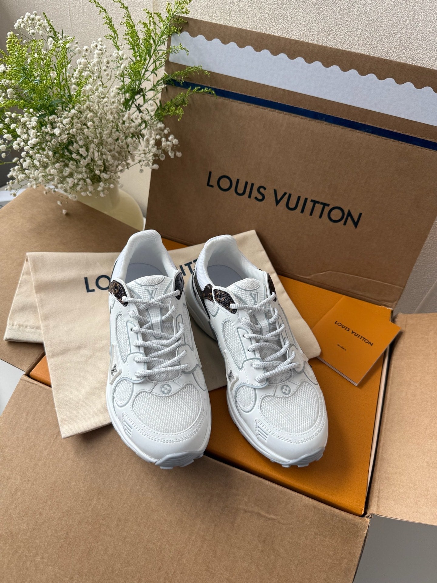 LOUIS VUTTION WHITE OLYMPIA WOMEN SHOES