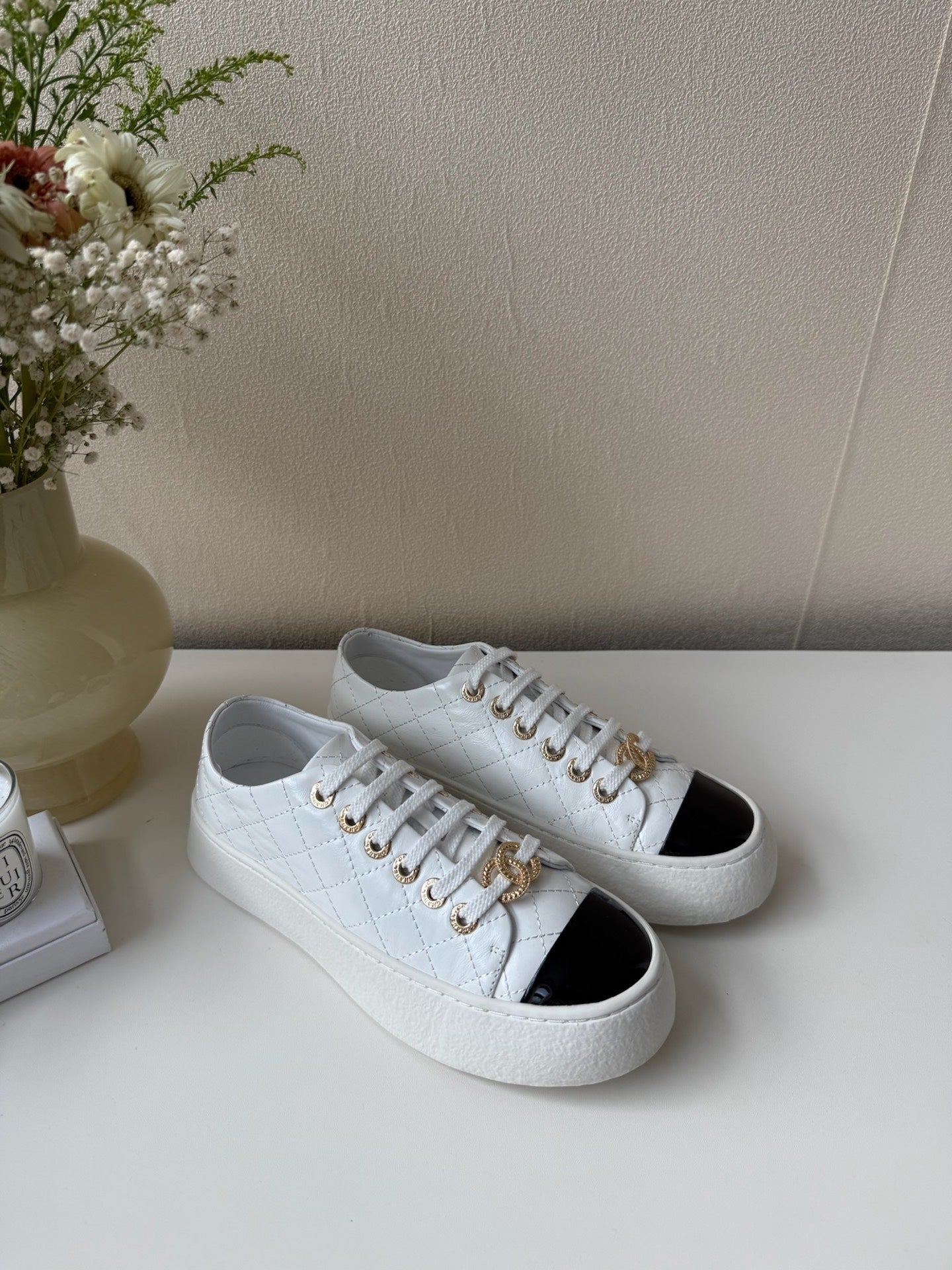 CHANEL WHITE DIAMOND PATTREN BISCUIT WOMEN SHOES
