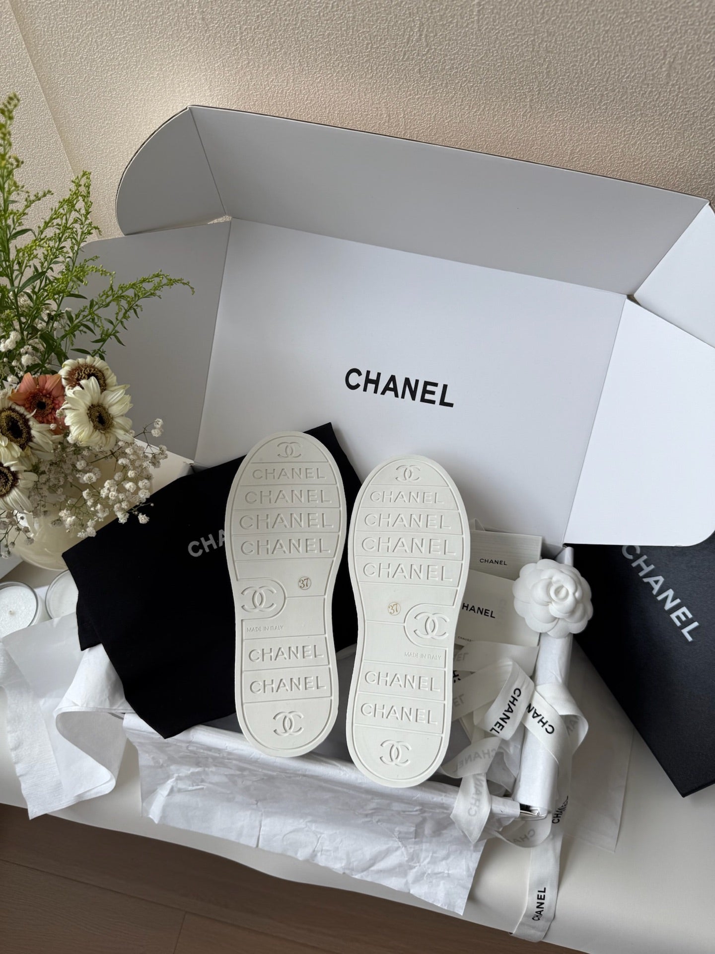 CHANEL WHITE DIAMOND PATTREN BISCUIT WOMEN SHOES