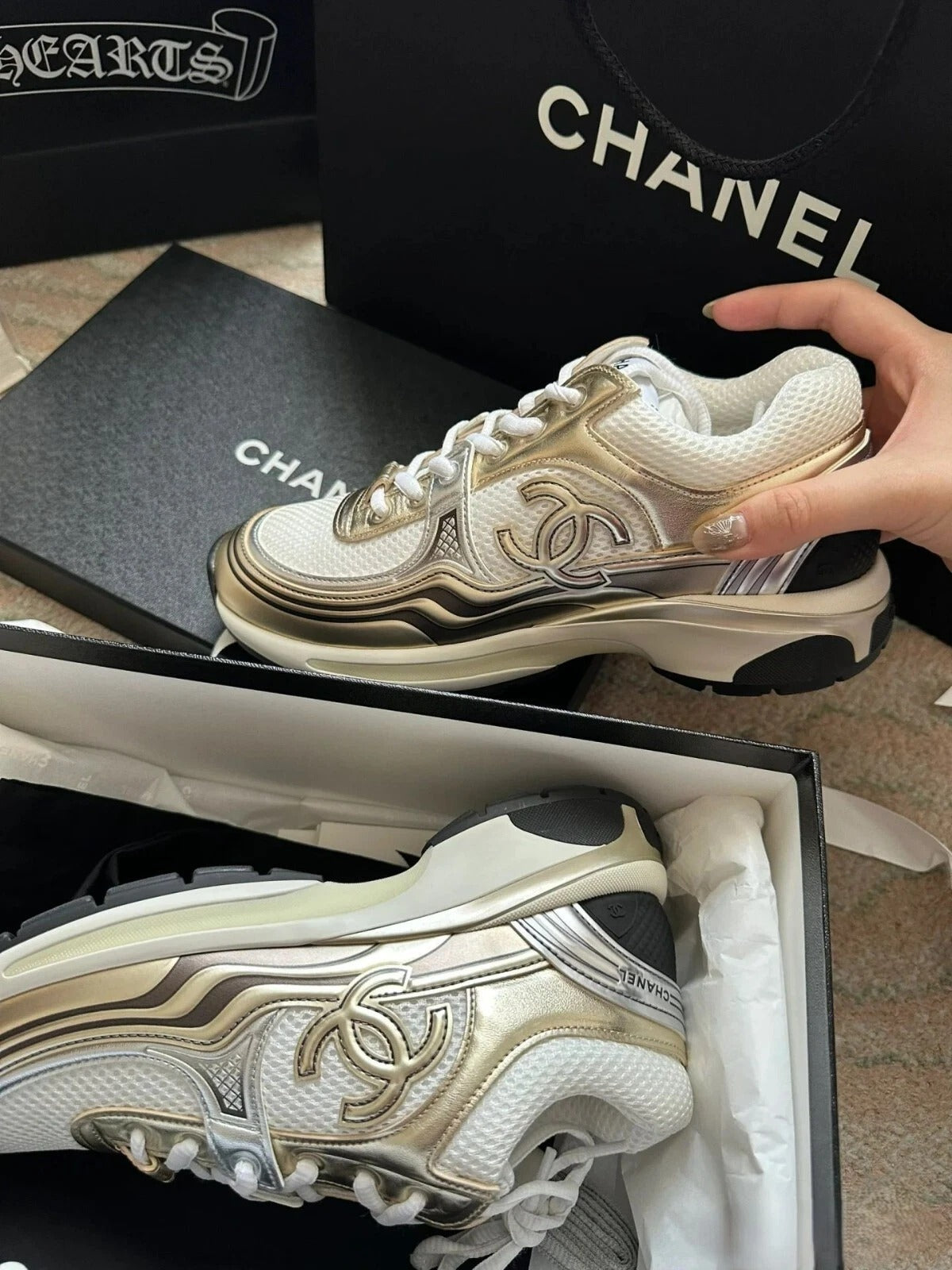 CHANEL CC RUNNER GOLD LOGO WOMEN WHITE SNEAKERS