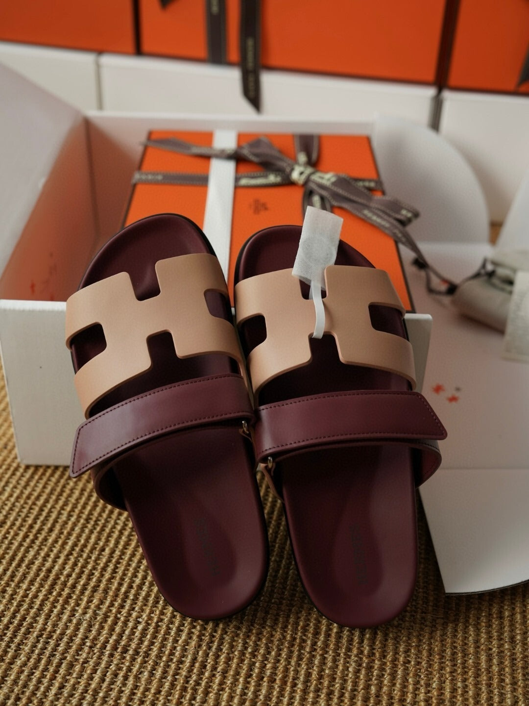 HERMES CHYPRE WOMEN RED & BEIGE CALFSKIN SANDALS