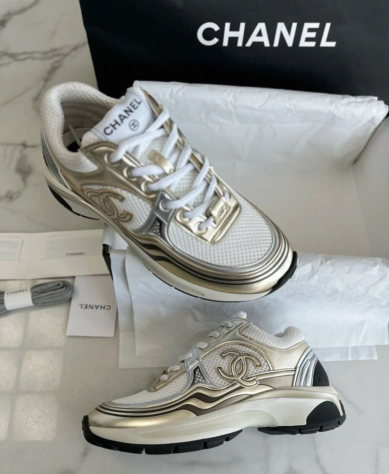 CHANEL CC RUNNER GOLD LOGO WOMEN WHITE SNEAKERS