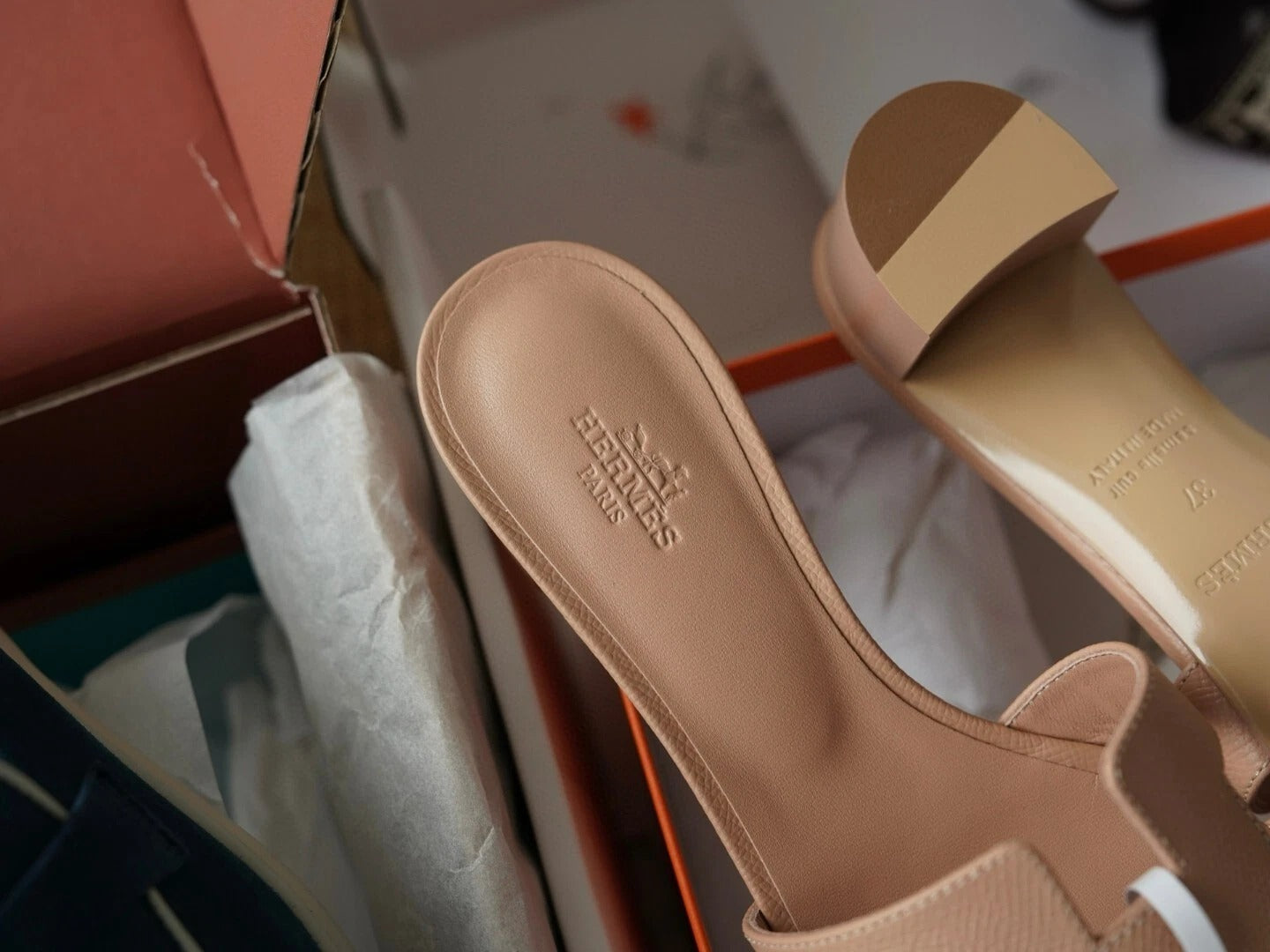 HERMES OASIS WOMEN BEIGE HEELS